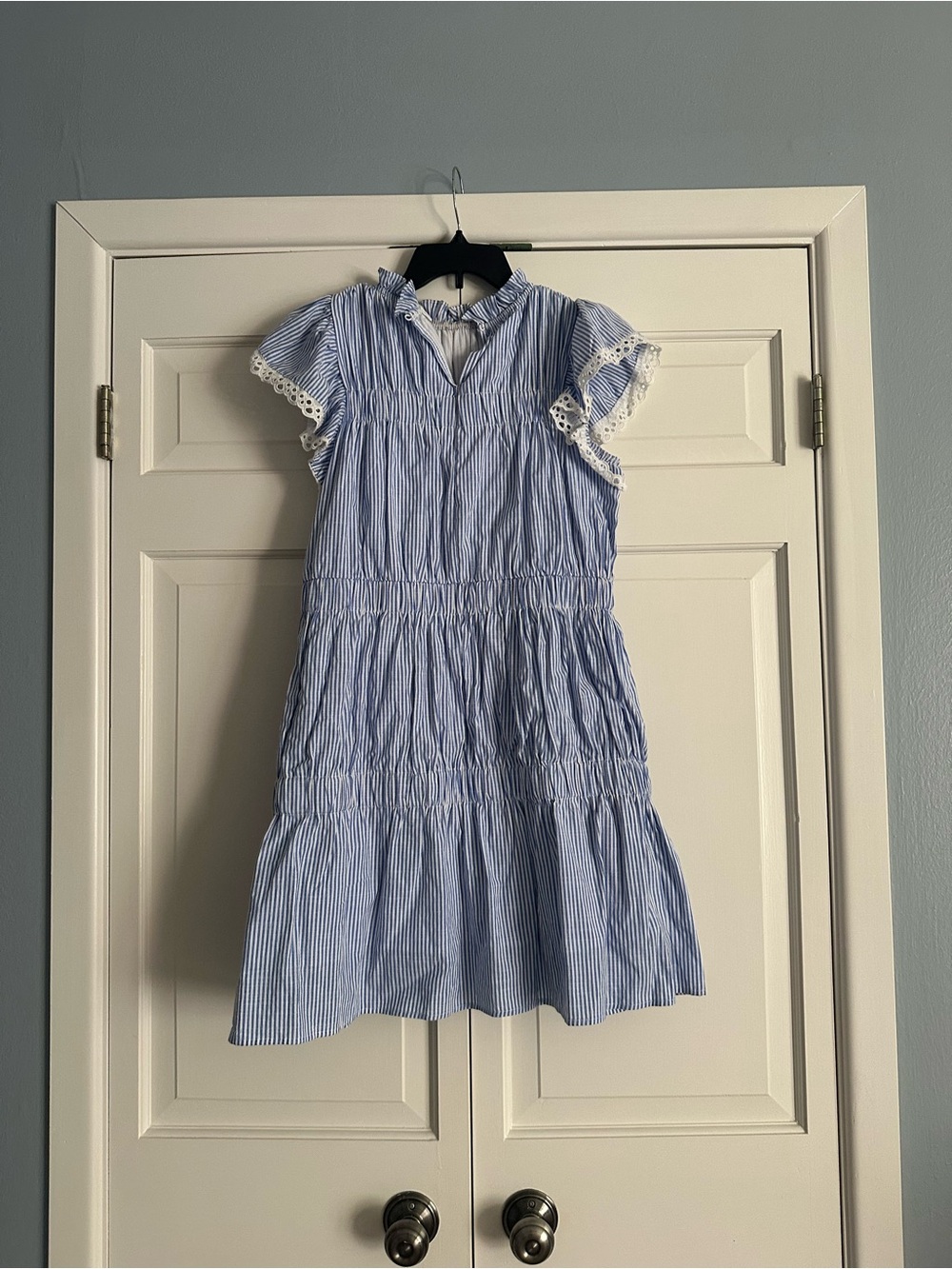 AUREUM Blue and White Striped Ruffle-Sleeve Dress